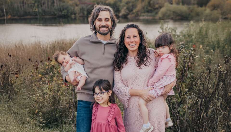 Inver Grove Heights Minnesota pediatric dentist with his family